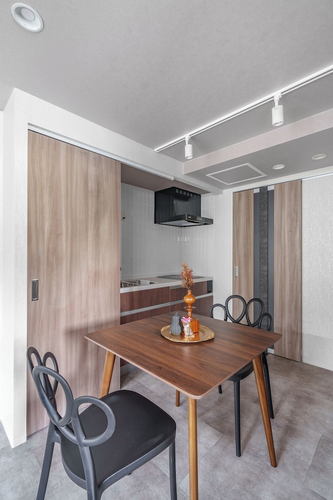 アパートメント 禁煙 (101) 客室内のダイニングエリア2 | GRAN HILLS