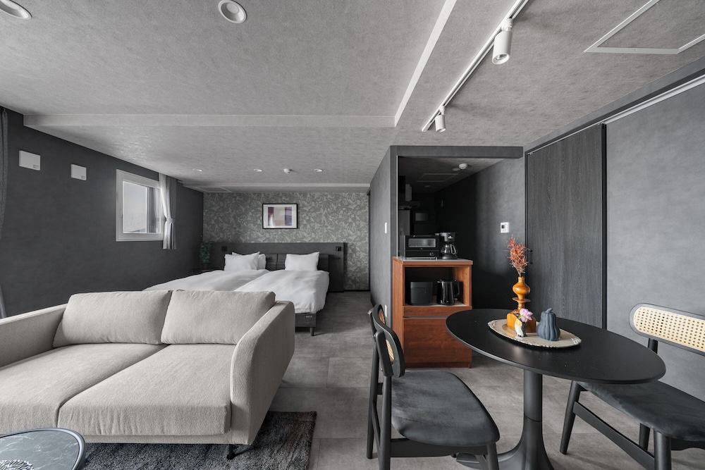 アパートメント 禁煙 (405) 客室内のダイニングエリア1 | GRAN HILLS