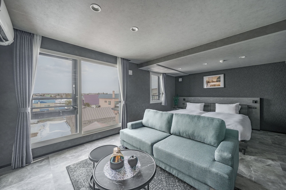 アパートメント 禁煙 (403) リビング エリア2 | GRAN HILLS