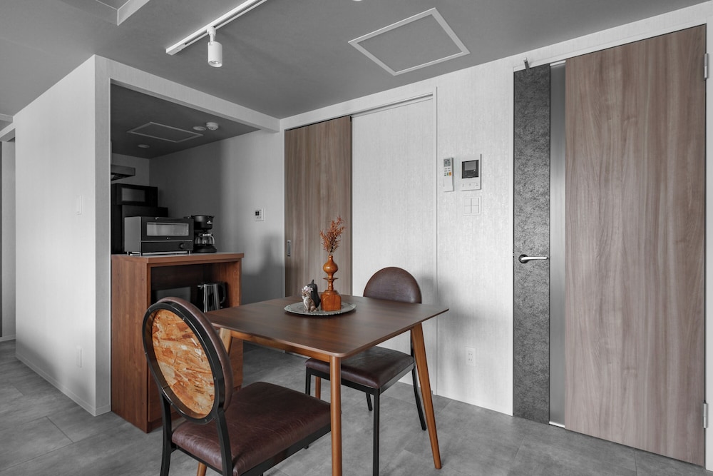 アパートメント 禁煙 (205) 客室内のダイニングエリア3 | GRAN HILLS