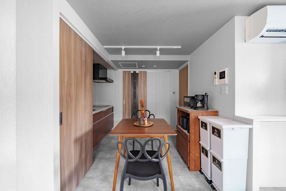 アパートメント 禁煙 (101) 客室内のダイニングエリア3 | GRAN HILLS