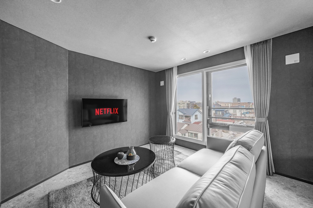 アパートメント 禁煙 (402) リビング エリア5 | GRAN HILLS