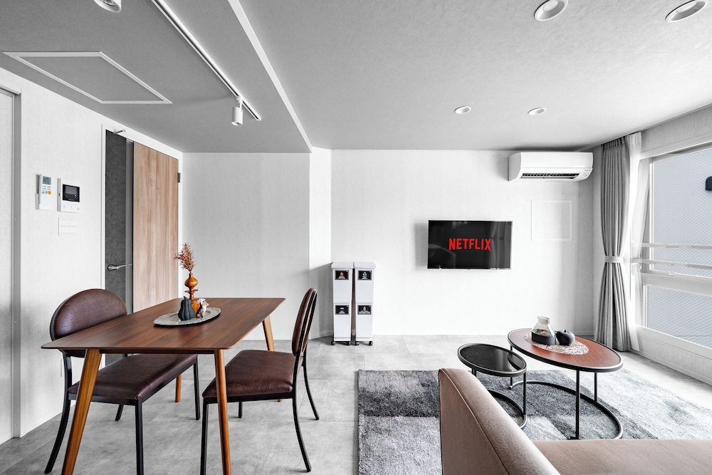 アパートメント 禁煙 (205) 客室内のダイニングエリア1 | GRAN HILLS