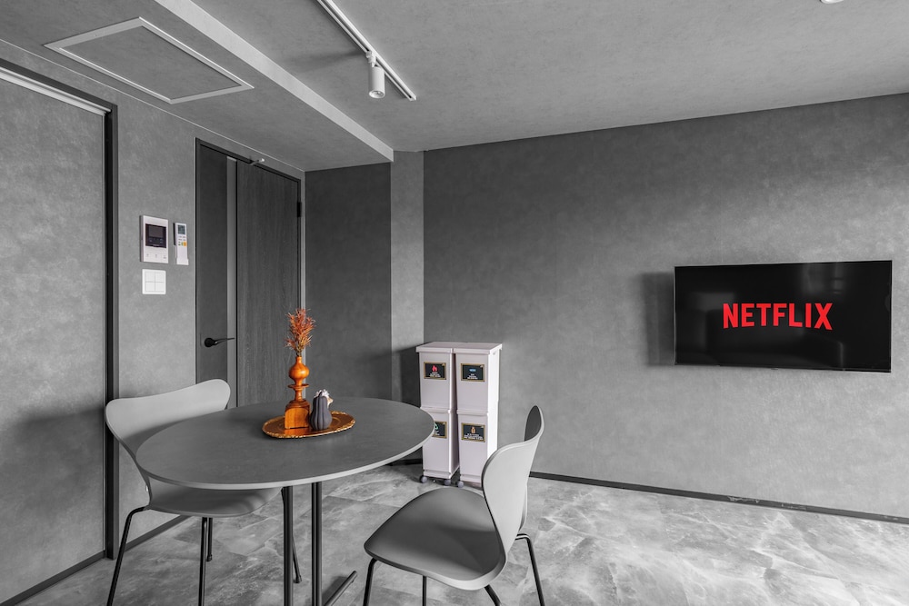 アパートメント 禁煙 (303) 客室内のダイニングエリア3 | GRAN HILLS