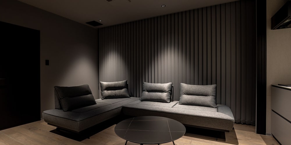 デラックス 4 人部屋 客室3 | 足羽川リトアート asunowa