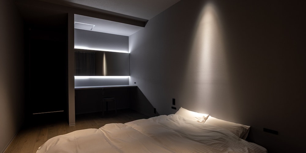 デラックス 4 人部屋 | 足羽川リトアート asunowa