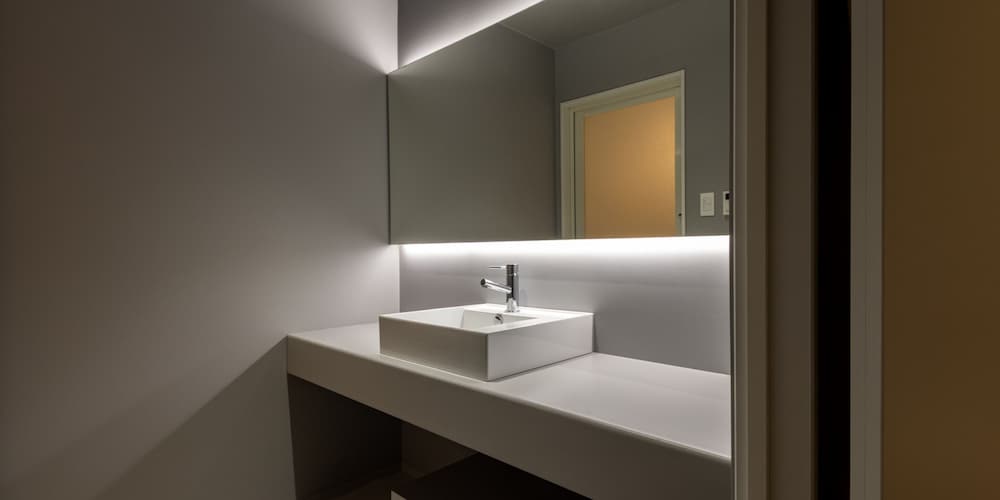 クラシック 4 人部屋 バスルーム0 | 足羽川リトアート asunowa