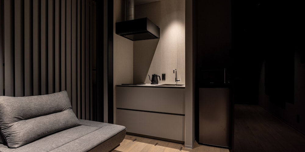 デラックス 4 人部屋 専用キッチン0 | 足羽川リトアート asunowa