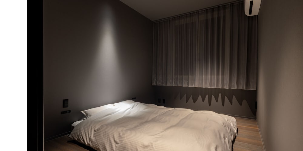 デラックス 4 人部屋 客室1 | 足羽川リトアート asunowa