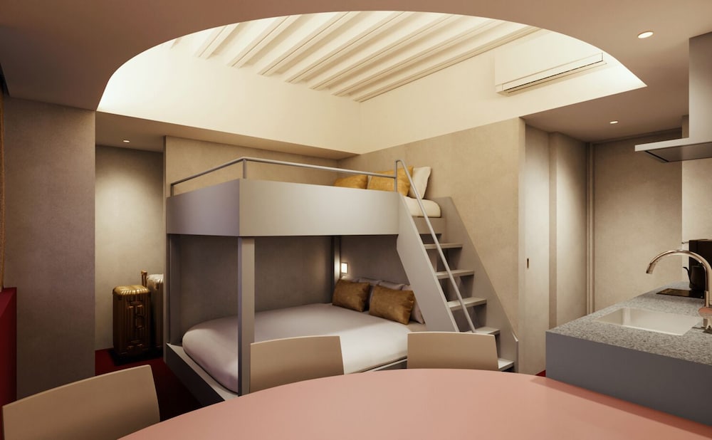 客室1 | HUBEX　AKIHABARA