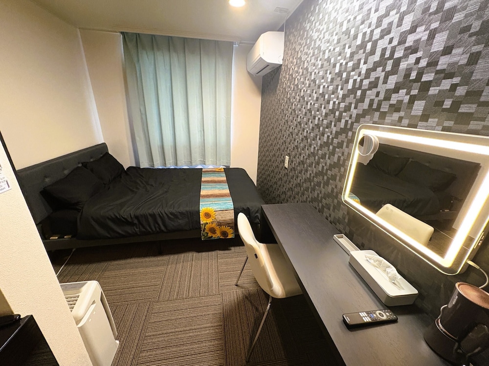 ベーシック ダブルルーム シティビュー 客室1 | ピースINN益田駅北