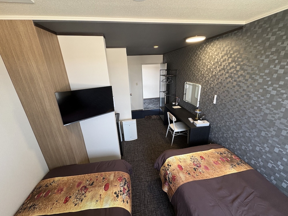 ベーシック ツインルーム シティビュー 客室3 | ピースINN益田駅北