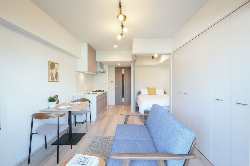 デラックス アパートメント 禁煙 (302) リビング エリア0 | Dash Living Asakusa South