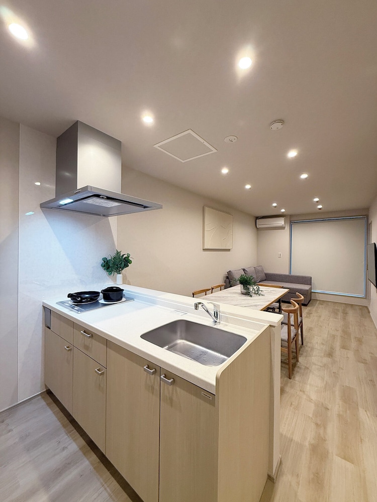 スーペリア アパートメント 専用キッチン1 | THE SAKAI SUITE