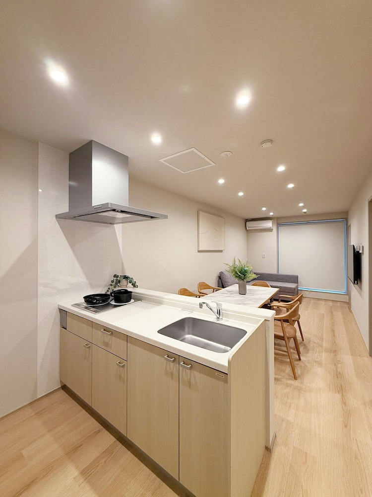 ファミリー アパートメント 専用キッチン0 | THE SAKAI SUITE