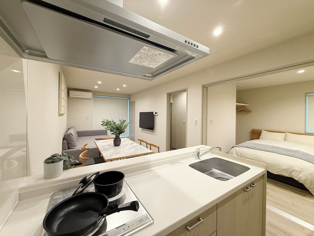 エクスクルーシブ アパートメント 専用キッチン2 | THE SAKAI SUITE