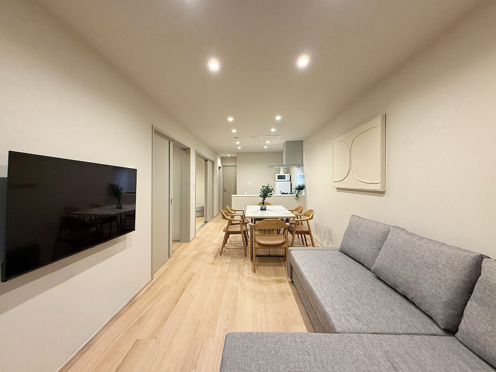 コンフォート アパートメント リビング エリア0 | THE SAKAI SUITE