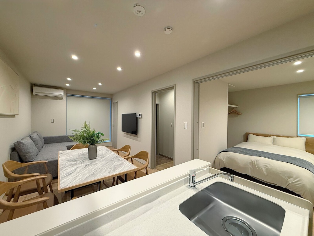 ファミリー アパートメント | THE SAKAI SUITE