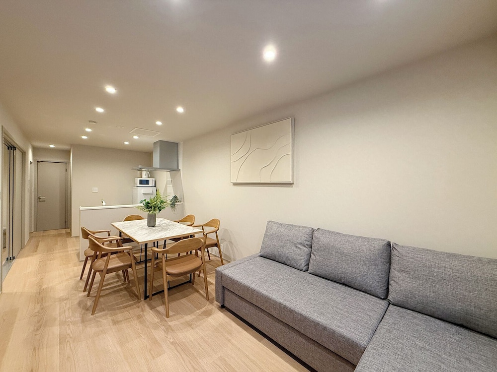 ファミリー アパートメント リビング エリア2 | THE SAKAI SUITE