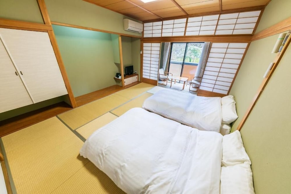 4 人部屋 ガーデンビュー 客室1 | Kozuka Hisanoha