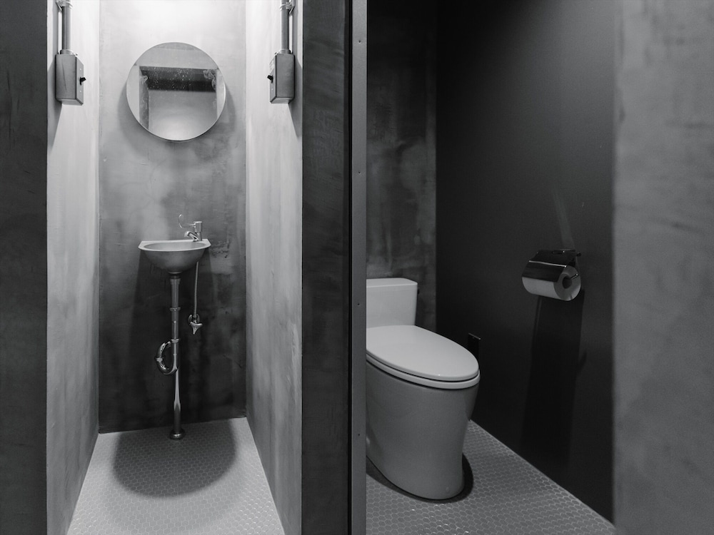 ファミリー ルーム 禁煙 バスルーム1 | UNTEN INN