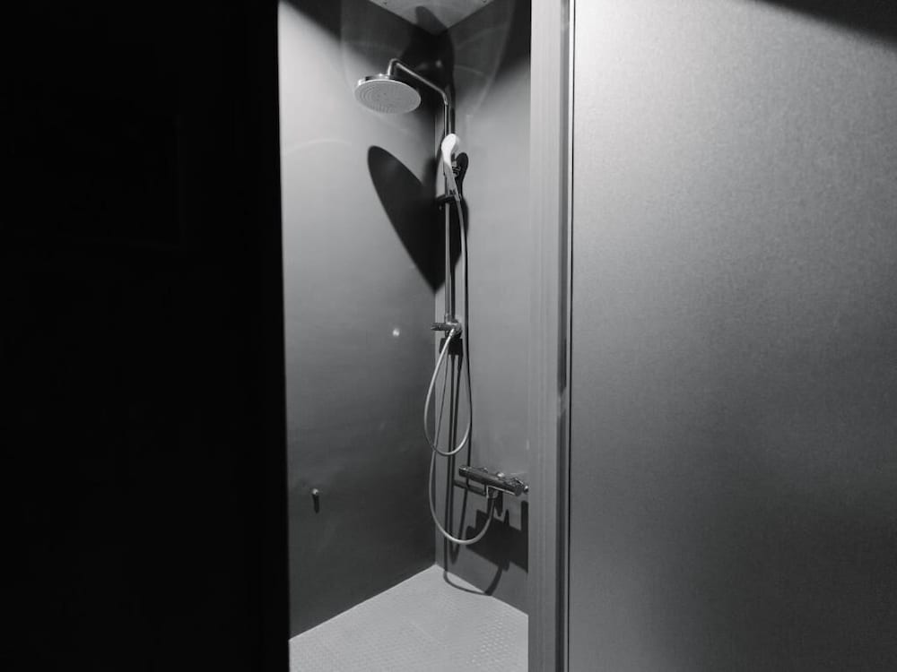 ファミリー ルーム 禁煙 バスルーム0 | UNTEN INN