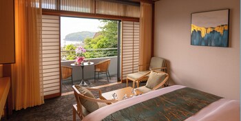 鶴吉川温泉ホテル