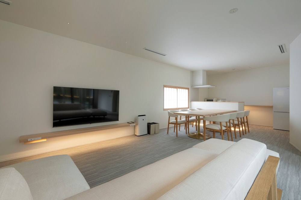 デラックス アパートメント リビング エリア0 | JINRYU HOTEL ISE