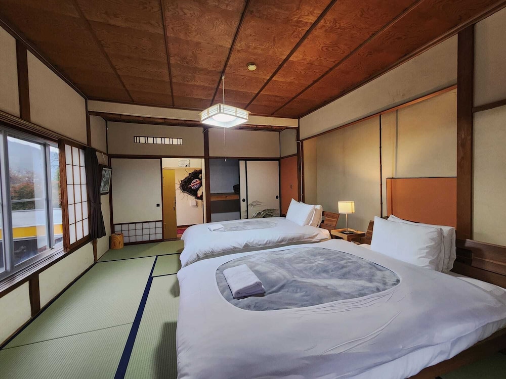 スーペリア ダブルまたはツインルーム 禁煙 マウンテンビュー 客室4 | Snow Monkey Lodge