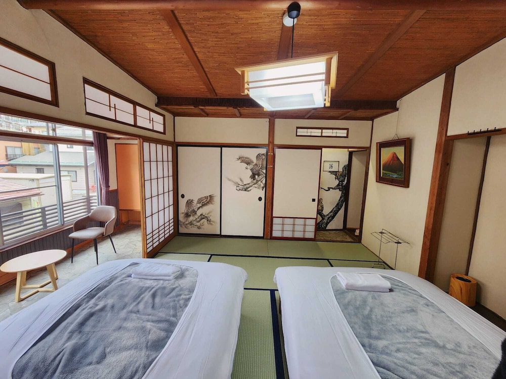 スーペリア ダブルまたはツインルーム 禁煙 マウンテンビュー 客室5 | Snow Monkey Lodge