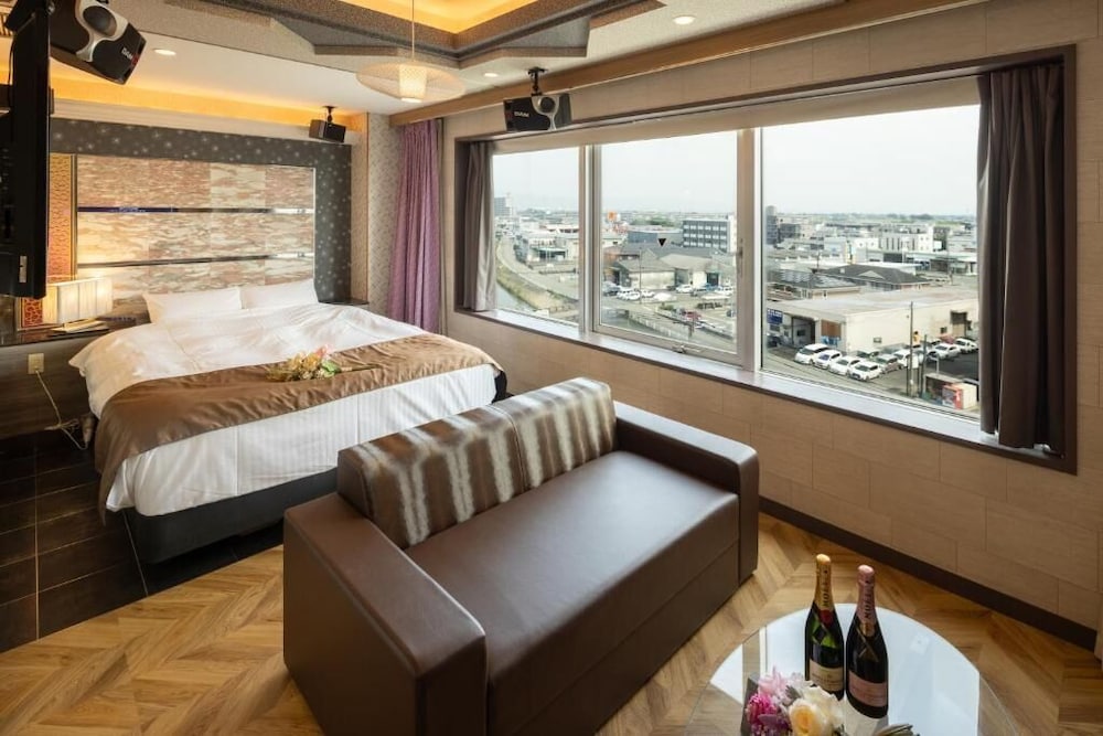 エコノミー ダブルルーム シティビュー 客室1 | ホテル ブルジュア -レジャーホテル- 大人限定