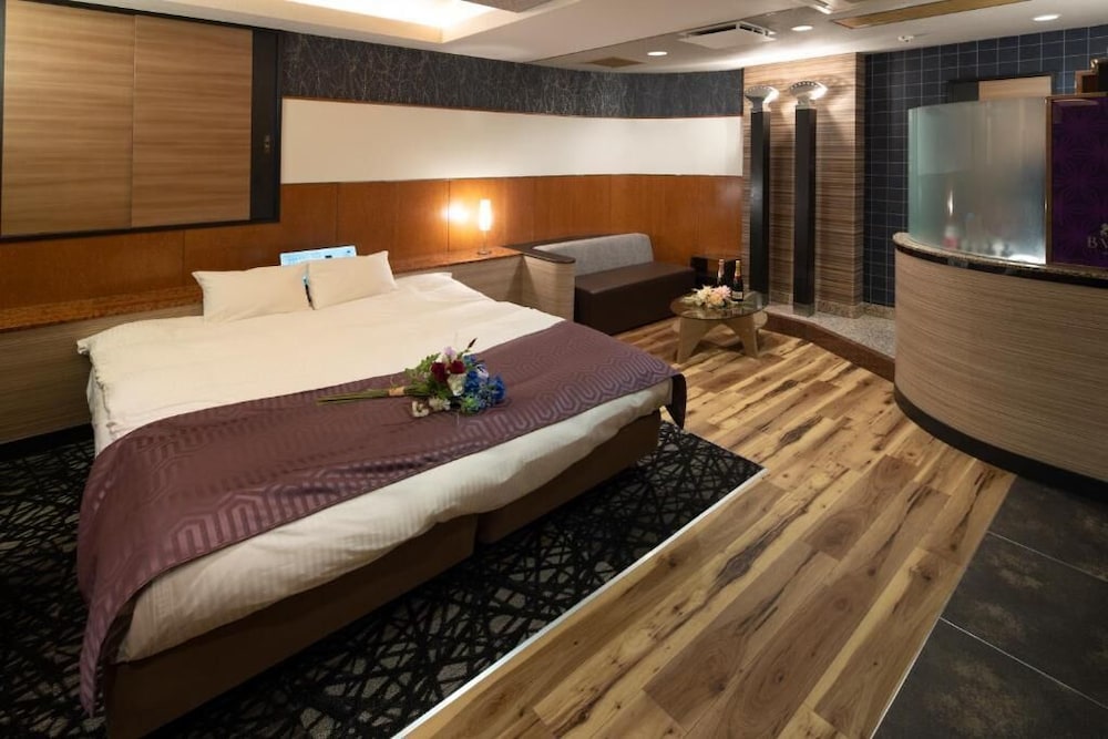 エコノミー ダブルルーム シティビュー 客室5 | ホテル ブルジュア -レジャーホテル- 大人限定