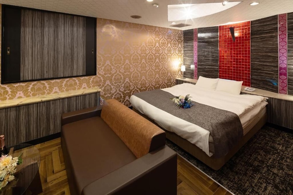 エコノミー ダブルルーム シティビュー 客室4 | ホテル ブルジュア -レジャーホテル- 大人限定