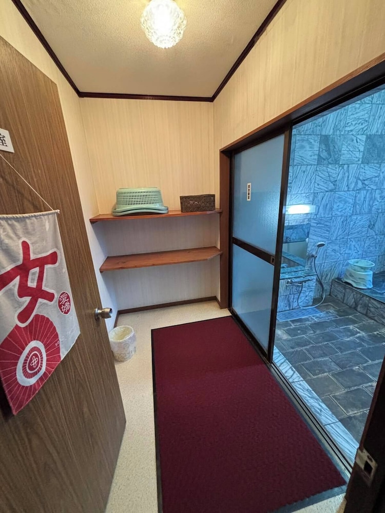 4 人部屋 マウンテンビュー バスルーム2 | HOTEL Mt.Fuji MoMoAung 桃庵
