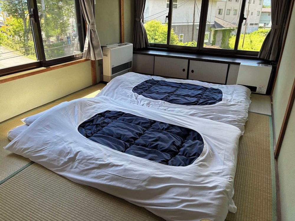 トリプルルーム マウンテンビュー 客室12 | HOTEL Mt.Fuji MoMoAung 桃庵