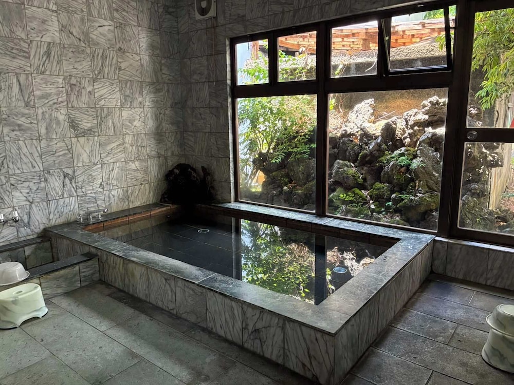 トリプルルーム マウンテンビュー バスルーム4 | HOTEL Mt.Fuji MoMoAung 桃庵