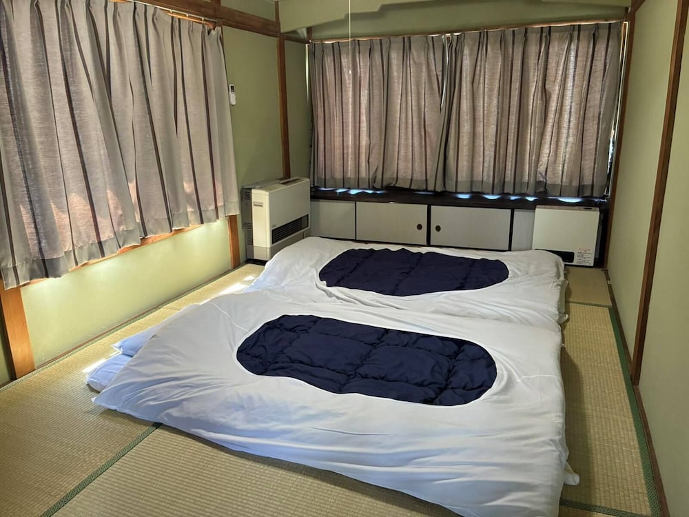 トリプルルーム マウンテンビュー 客室11 | HOTEL Mt.Fuji MoMoAung 桃庵