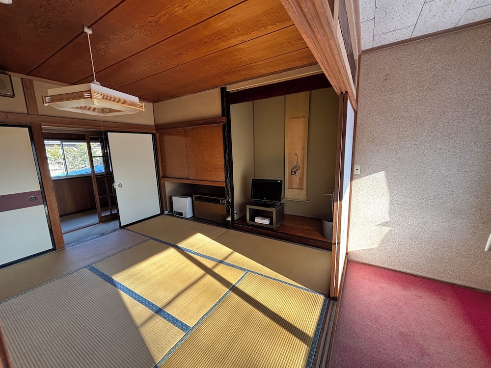 4 人部屋 マウンテンビュー 客室4 | HOTEL Mt.Fuji MoMoAung 桃庵