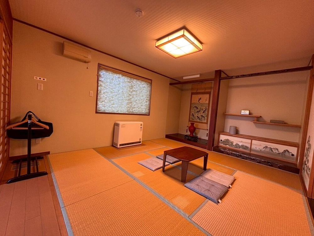 ベーシック 4 人部屋 客室4 | YORIDOKORO