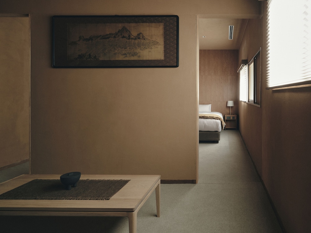 ラグジュアリー ツインルーム 客室2 | 旧相馬家 Kazeno Heritage