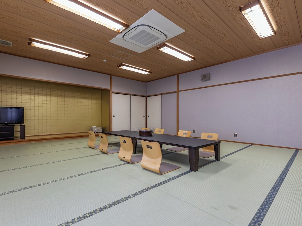 【禁煙】和室6~10名様(バス・トイレ共用) 客室10 | Tabist 湯浅温泉 湯浅城