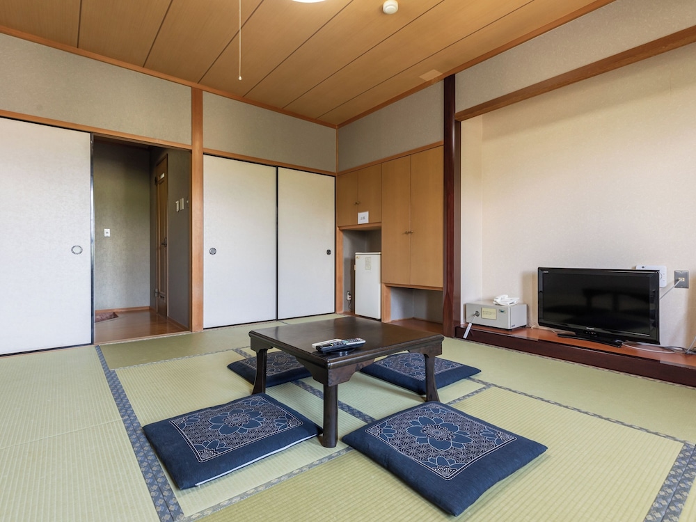 【禁煙】和室1~4名様(トイレ付き、バス共用)10畳 客室4 | Tabist 湯浅温泉 湯浅城