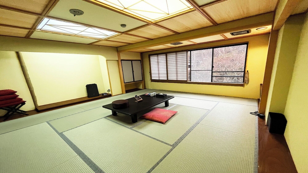和風クワドラプルルーム 客室1 | リブマックスリゾート川俣温泉ANNEX