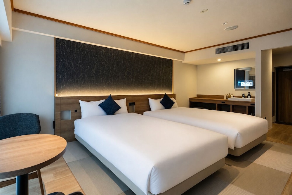 ダブルルーム ダブルベッド2台付 (ペット不可) 禁煙 連泊清掃なし | B/C HOTEL草津