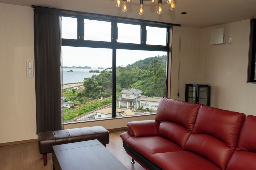コテージ 禁煙 ベイビュー リビング エリア1 | たびの邸宅 BREATHTAKE松島