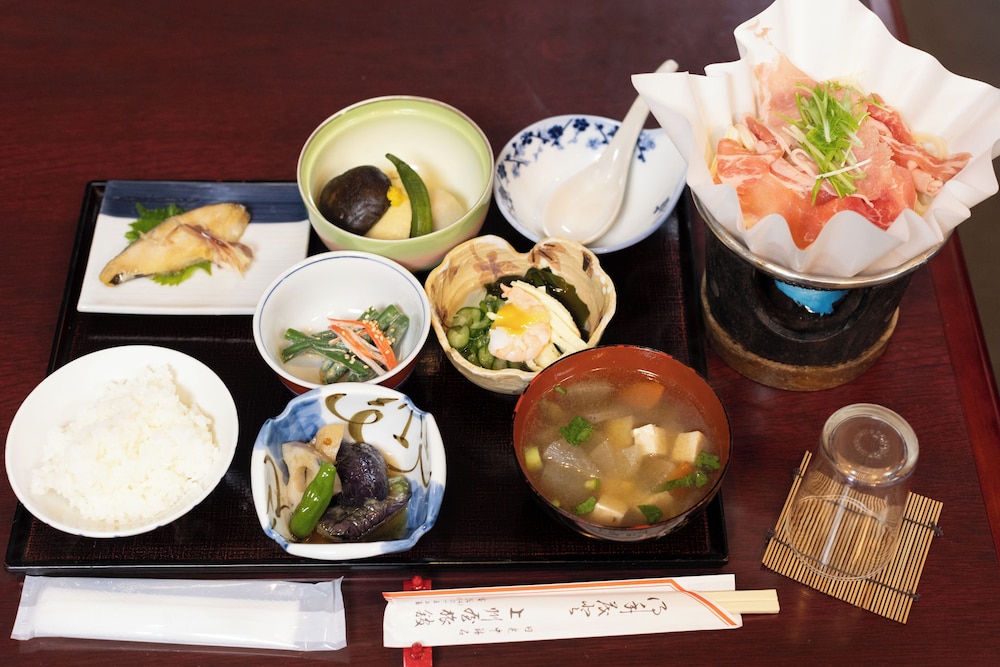 和室 禁煙 シティビュー(部屋指定不可) 旅館のお食事処0 | 上州屋旅館