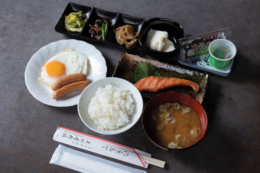 和室 禁煙 シティビュー(部屋指定不可) 旅館のお食事処1 | 上州屋旅館