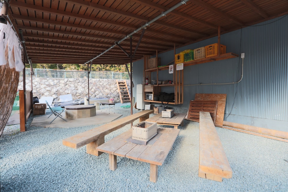 GGハナレ 寝袋利用 禁煙 施設の敷地1 | 秘境奥熊野の宿『いるか村』