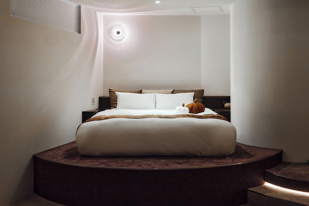 客室1 | Élure Tokyo