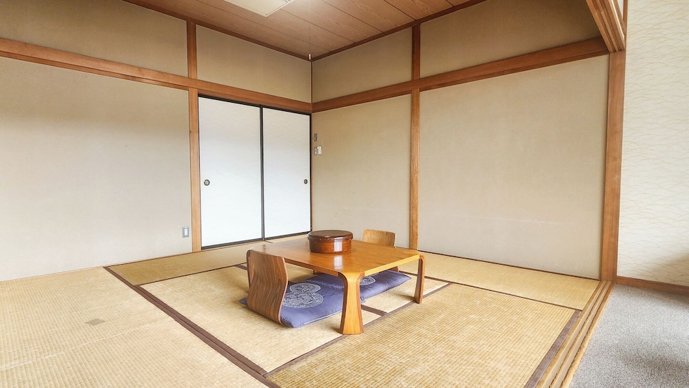 スーペリア 4 人部屋 マウンテンビュー 客室2 | リブマックスリゾート越後湯沢ANNEX